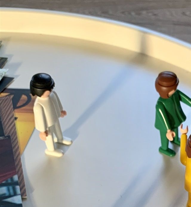 Opstilling med playmobil figurer.